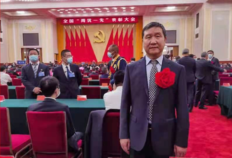 建黨百年，河北華清環(huán)境科技集團(tuán)黨總支被中共中央授予“全國(guó)先進(jìn)基層黨組織”稱號(hào)